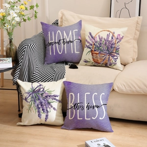 Set mit vier Lavendel Kissenbezügen mit Blumenmustern und Home Sweet Home Aufdruck