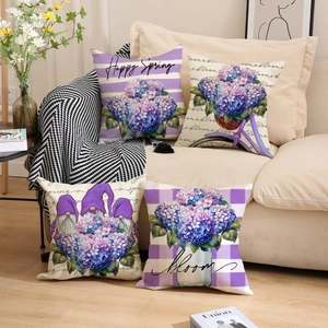 Lot de quatre housses de coussin en lin avec motifs d'hortensias violets et de gnomes