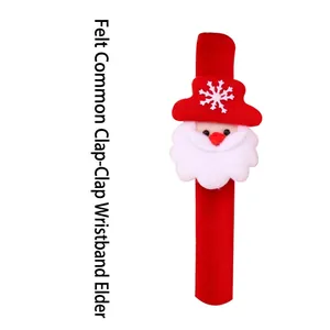 Bracelet claque de Noël en velours rouge avec motif Père Noël 3D et petit flocon