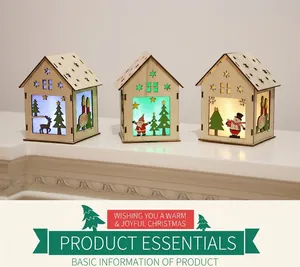 Trois maisons de Noël en bois illuminées avec motifs de renne et père Noël sur bois
