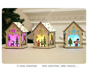Trois maisons de Noël en bois à LED avec motifs de Père Noël et de renne