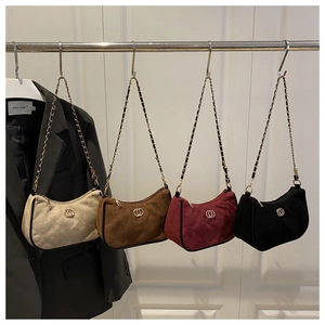 Quilted small square handbags in four colors with gold buckles and chain straps