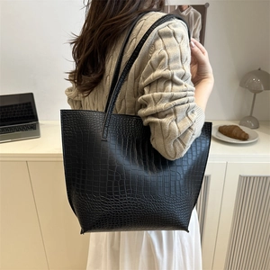 Classic black crocodile pattern tote bag with long shoulder straps for daily use