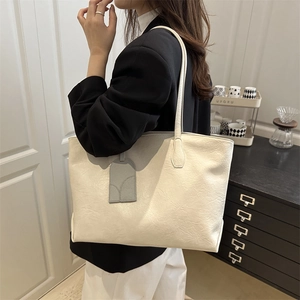 Large capacity soft leather tote bag for women with pleated texture for daily commute