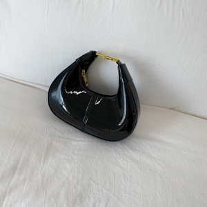 Sac à Bandoulière Croissant en Cuir PU Brillant Minimaliste de Style Français Pour Femmes Sac à Main Hobo Rétro Couleur Unie Fermeture Éclair