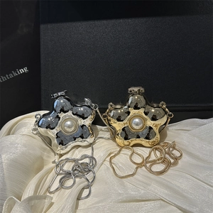 Flower Shaped Mini Crossbody Bag Acrylic Mirror Finish Artificial Pearl Center Women Party Evening Bag Accessory Metal Chain