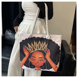 Détail du sac fourre-tout en toile avec illustration fille Afro et anses en corde