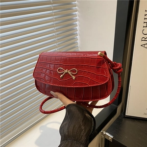 Retro Croc-Effect PU Leather Crossbody Handbag With Metal Bow Buckle Elegant Small Square Bag For Women Daily Fashion