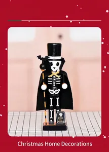 Detail van de Halloween houten notenkraker skelet met zwarte cape en grafsteen decor