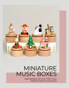 Collezione dettagliata di carillon in legno con varie figurine di personaggi animati