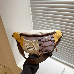 Sac Bandoulière Femme en Similicuir PU Contrasté Rétro Japonais Sac Selle Sac de Poitrine Sport avec Bandoulière Réglable