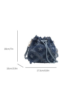 Borsa a secchiello in denim con motivo a stelle e dimensioni 18x17,5x10 cm