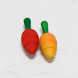 Ciondoli a carota in resina rossa e arancione con finitura opaca per decorazioni fai-da-te