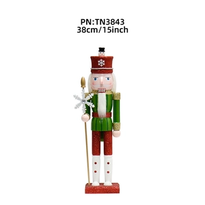 Casse-noisette de Noël 38cm en bois avec corps vert et sceptre flocon de neige décor