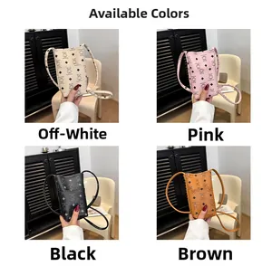 Detailed four-color selection of mini bucket bags with cute bear prints and long straps