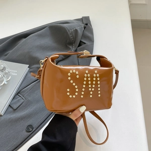 Sac à Main Mode Femme en Cuir PU avec Rivets Lettre SM Petit Sac Carré Sac Bandoulière Fourre-Tout pour le Trajet Quotidien