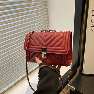 Women Fashion PU Leather Chevron Quilted Shoulder Bag Metallic Chain Crossbody Small Square Bag With Lock Closure For Daily