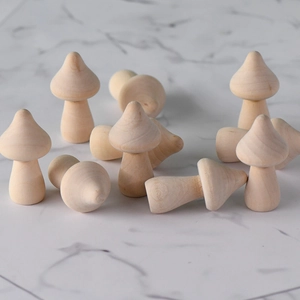 Ensemble de champignons en bois naturel poli pour le bricolage et décoration intérieure