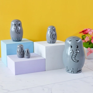 Ensemble de 5 poupées russes éléphant en bois avec peinture de dessin animé gris