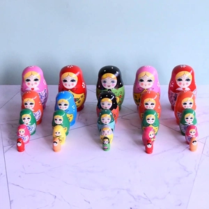 Poupées russes Matriochka traditionnelles à 5 couches peintes à la main en couleurs vives