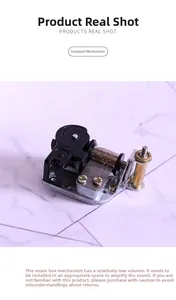 Vue macro du mécanisme compact de boîte à musique avec dispositif de levage