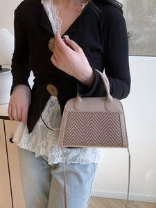 Borsa tote moderna chic albicocca con pannelli in pelle e trama intrecciata