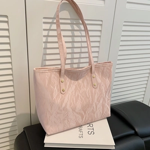 Borsa Tote da Donna Grande Capacità in Pelle PU Texture Increspata Borsa a Tracolla Con Rivetti Casual Pendolare