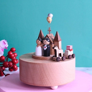 Beech Wood Mechanical Wind Up Music Box Wedding Theme Church Bride Groom Design Home Decor Hand Painted Gift