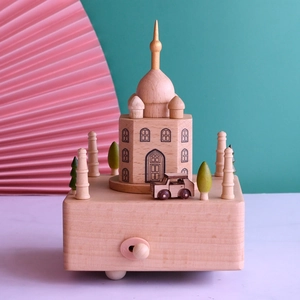 Boîte à musique en bois de hêtre style Taj Mahal avec château et arbres colorés