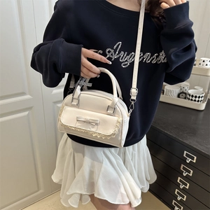 Schicke cremefarbene Schultertasche mit Schleife, Spitze und Band für Ballett-Stil Damen