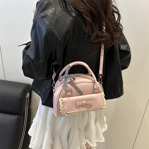 Rosa Handtasche für Damen mit Schleife, Spitze und Bandriemen im modischen Ballett-Stil
