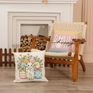 Cuscini decorativi pasquali con stampe di coniglietti e motivi festivi per l'arredo casa