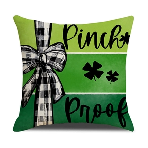 Federa cuscino verde San Patrizio con motivo a quadrifoglio e testo Pinch Proof decor