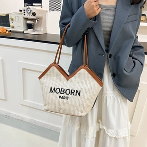 Sac cabas en paille avec garniture en cuir marron et texte MOBORN PARIS, coupe en V