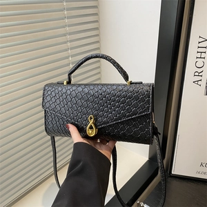 Women Woven Crocodile Pattern Shoulder Bag Retro Golden Music Note Lock PU Leather Handbag Crossbody Bag Fashion Purse