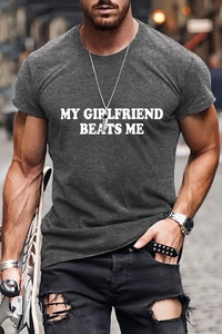 T-shirt gris en coton avec impression blanche MY GIRLFRIEND BEATS ME au buste