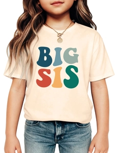 Detail of kids short sleeve t-shirt in beige with colorful Big Sis print and gold necklace