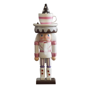 Casse-noisette en bois thème dessert avec chapeau tasse à café et habit rayé rose