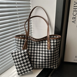 Large Capacity Houndstooth Tote Bag And Sub-bag Vintage Woven Shoulder Bag Urban Fashion For Women Stylish Design