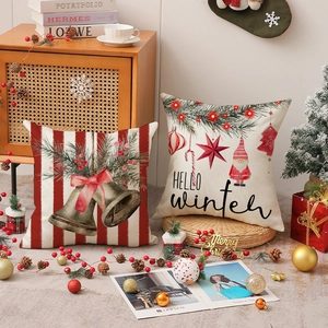 Lot de housses de coussin de Noël à rayures rouges, cloches et motifs Hello Winter