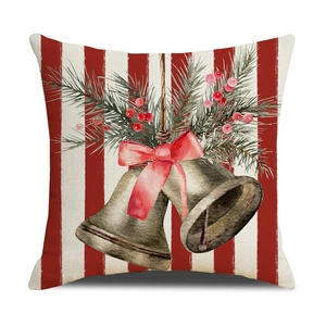 Housses de coussin de Noël à rayures rouges avec cloches vintage et aiguilles de pin vert