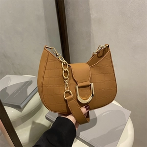 Women Crocodile Pattern Hobo Bag Half Moon Shoulder Bag With Gold Chain Fashion PU Leather Underarm Bag For Women