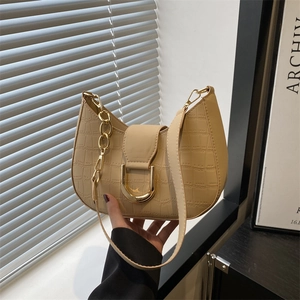 Women Urban Minimalist Crocodile Embossed PU Hobo Bag Fashion Shoulder Bag With Gold D-Buckle Chain Strap Underarm Bag