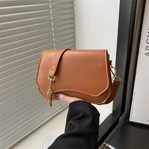 French Style PU Leather Small Square Crossbody Bag For Women Wavy Edge Design Chain Shoulder Bag Minimalist Daily Messenger Bag
