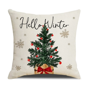 Housse de coussin de Noël avec un sapin vert et l'inscription Hello Winter
