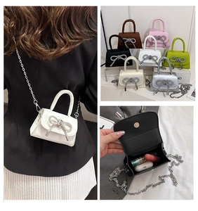 Vues détaillées du mini sac à bandoulière avec nœud strass et plusieurs couleurs
