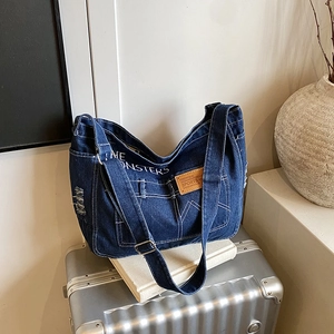 Borsa Tote A Tracolla In Denim Retrò Per Donna Grande Capacità In Denim Lavato Con Cuciture A Contrasto E Dettagli Distressed
