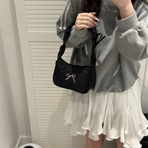 Sac à main plissé tendance avec nœuds roses et style balletcore élégant pour femme
