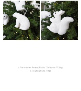 Detalle de adornos navideños de oso polar y ardilla de flocado blanco para el árbol