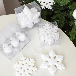 Adornos navideños blancos con purpurina en forma de copo de nieve y pájaro decorativo